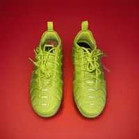 NIKE VAPORMAX Plus أحذية TENNIS BALL NEON DX1784 300 Women's الحجم 7/ Menâs 5.5, 6 image