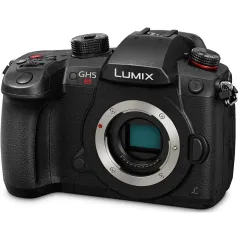 باناسونيك LUMIX GH5S Body 4K كاميرا رقمية ، كاميرا 10.2 ميجابكسل بدون مرآة مع مستشعر MOS عالي الحساسية